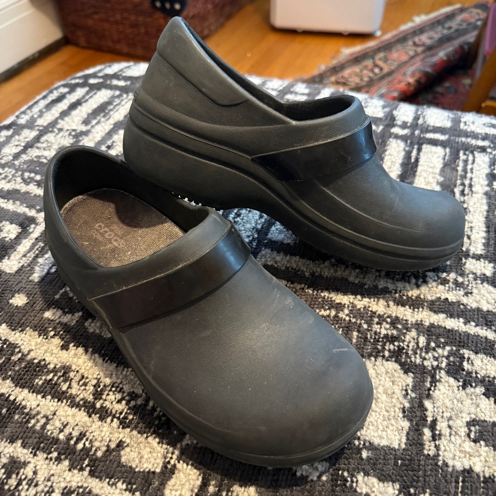 Crocs Neria Pro Non Slip Clogs